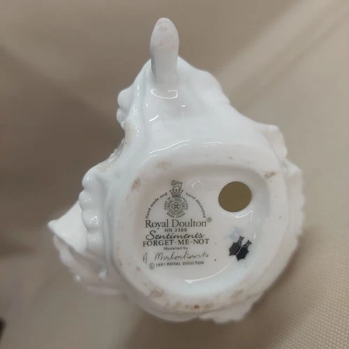 Royal Doulton Forget-Me-Not HN 1794 Figurine - photo 5