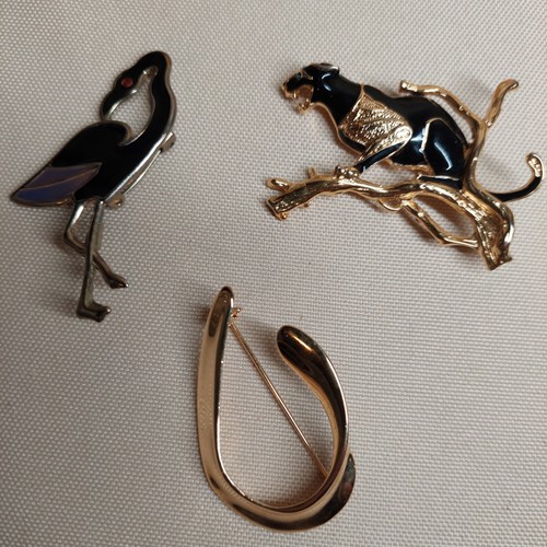 Vintage Animal Brooch Lot – Panther, Bird & Modernist Teardrop P