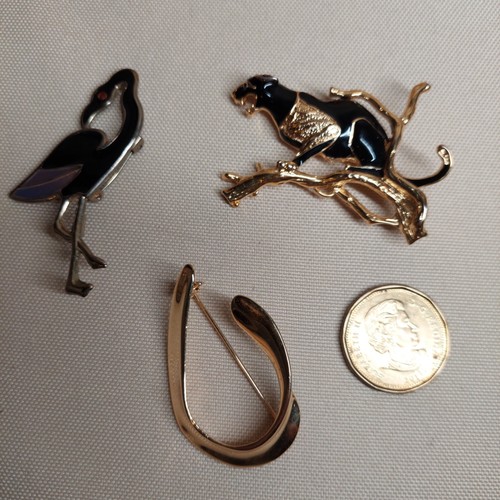 Vintage Animal Brooch Lot – Panther, Bird & Modernist Teardrop P - photo 2