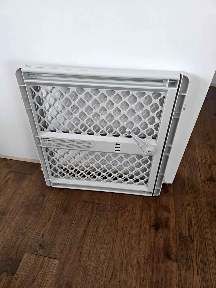 North States Baby/Pet Gates x3