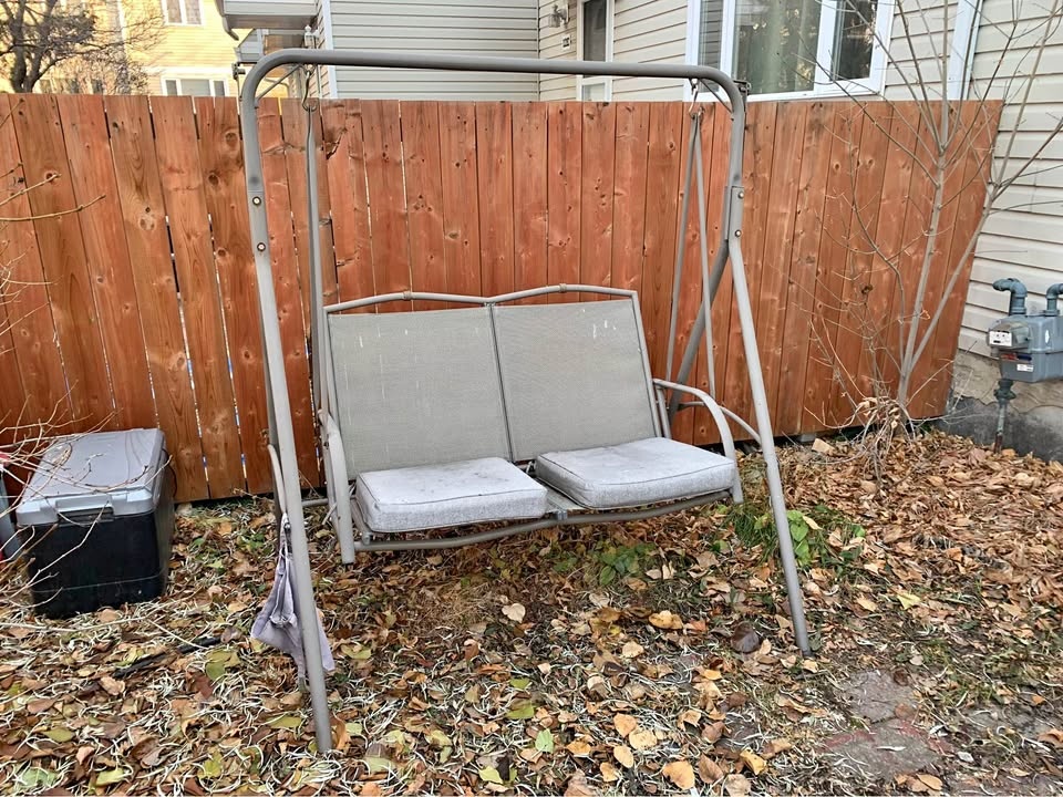 Outdoor Patio Swing in Good Condition!