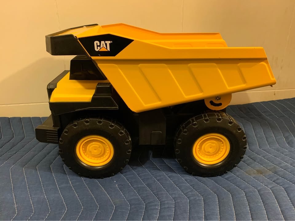 Free CAT Construction/Dump Truck Toy in Like New Condition! - photo 2