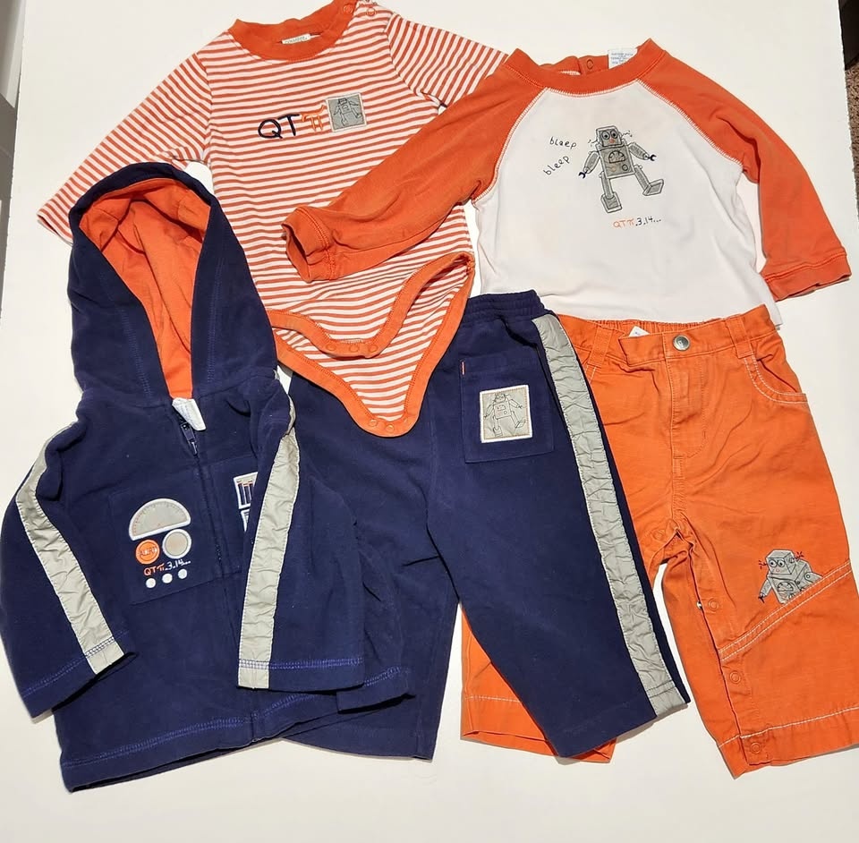 Gymboree Baby Robot Set (5 pieces) 6-9 Months
