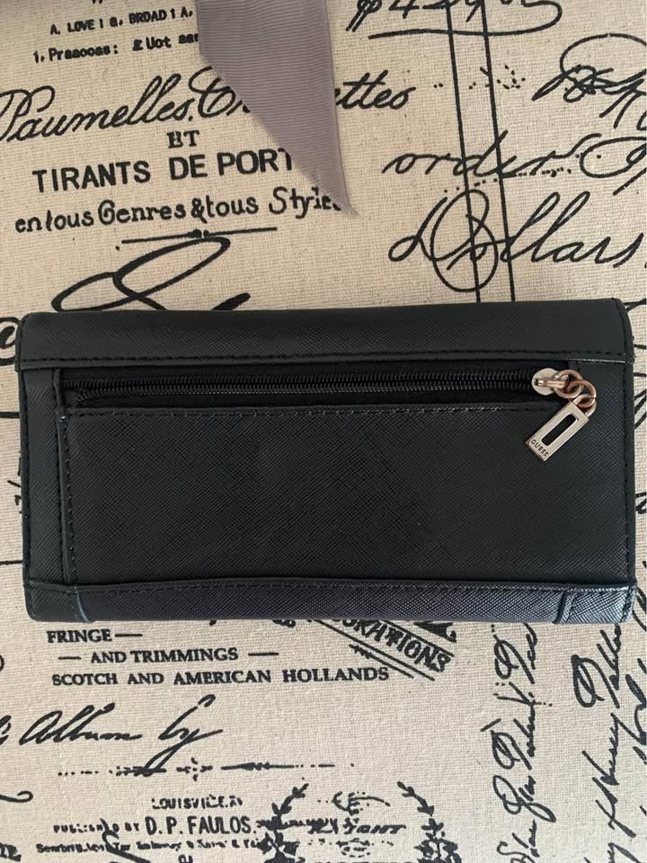 Guess Slim Clutch Wallet - photo 2