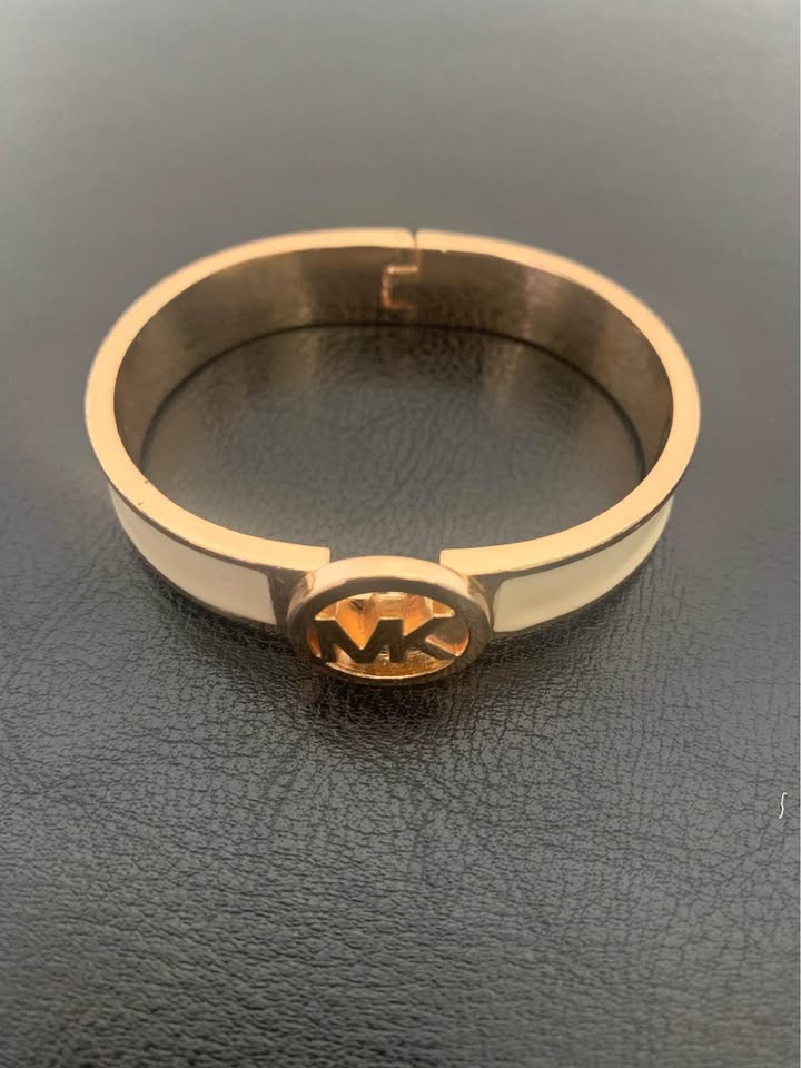 Michael Kors Buckle Bangle - photo 2