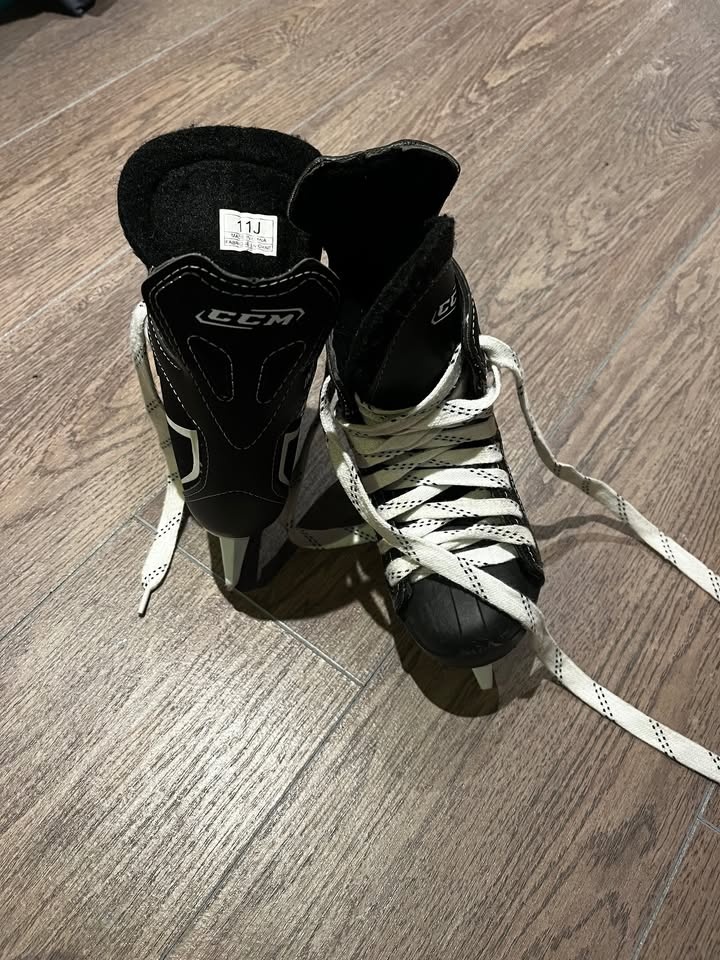 CCM 11J junior hockey skates - photo 2