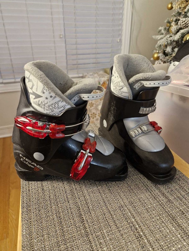 kid's ski boots