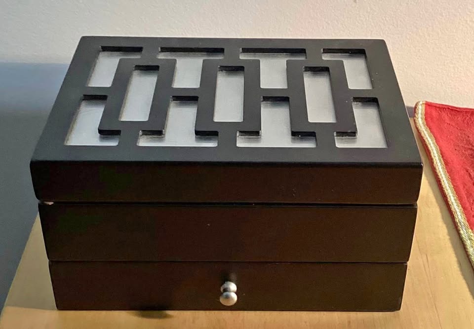 Jewelery box