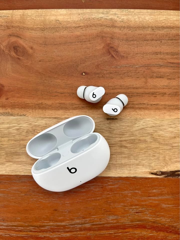 Beats Studio Buds (1st Gen) - Great Condition