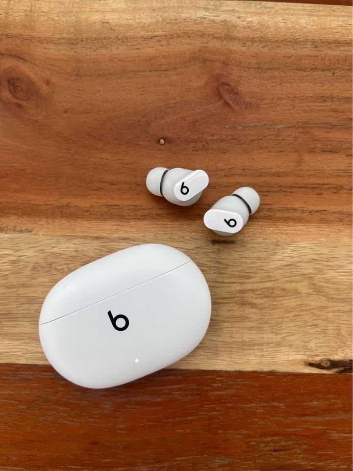 Beats Studio Buds (1st Gen) - Great Condition - photo 2