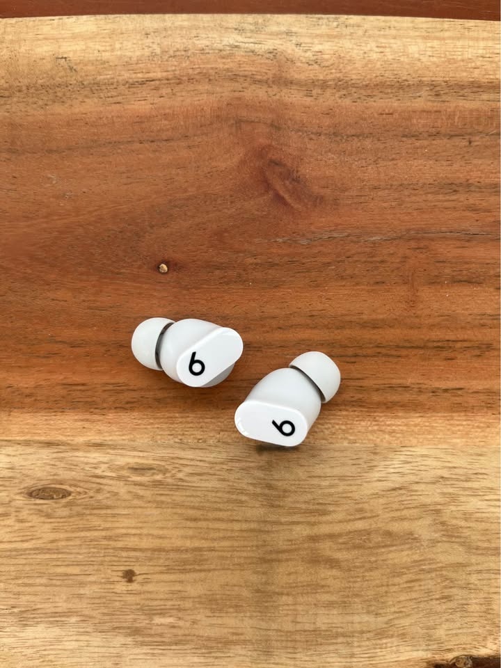 Beats Studio Buds (1st Gen) - Great Condition - photo 3