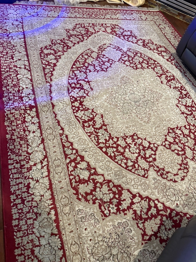 Red Patterned Area Rug - photo 2