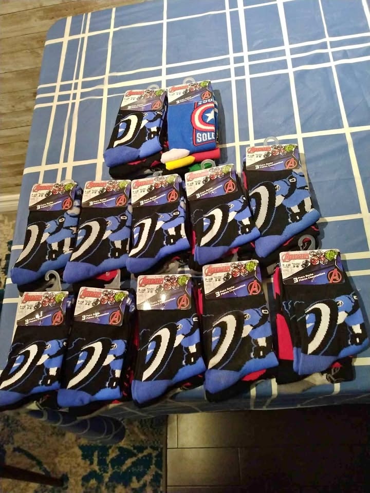 Avengers Crew Boys Socks 7-10 years (3-6 shoe size kids)