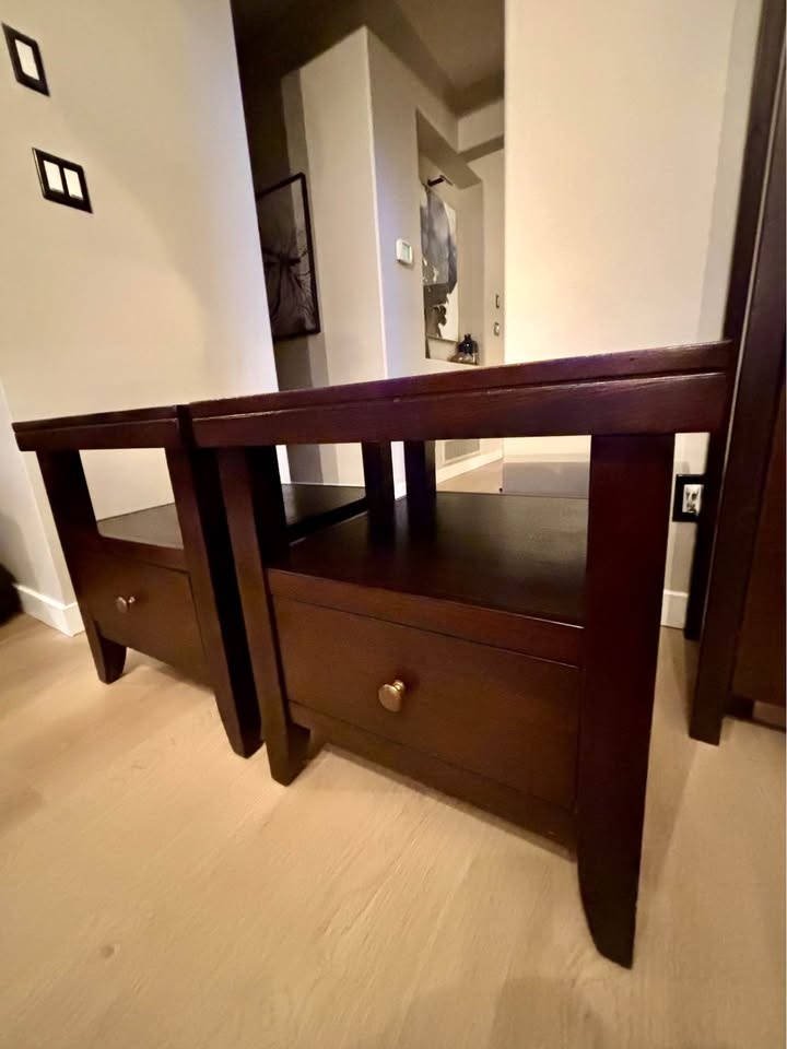 Two solid wood end tables - photo 3