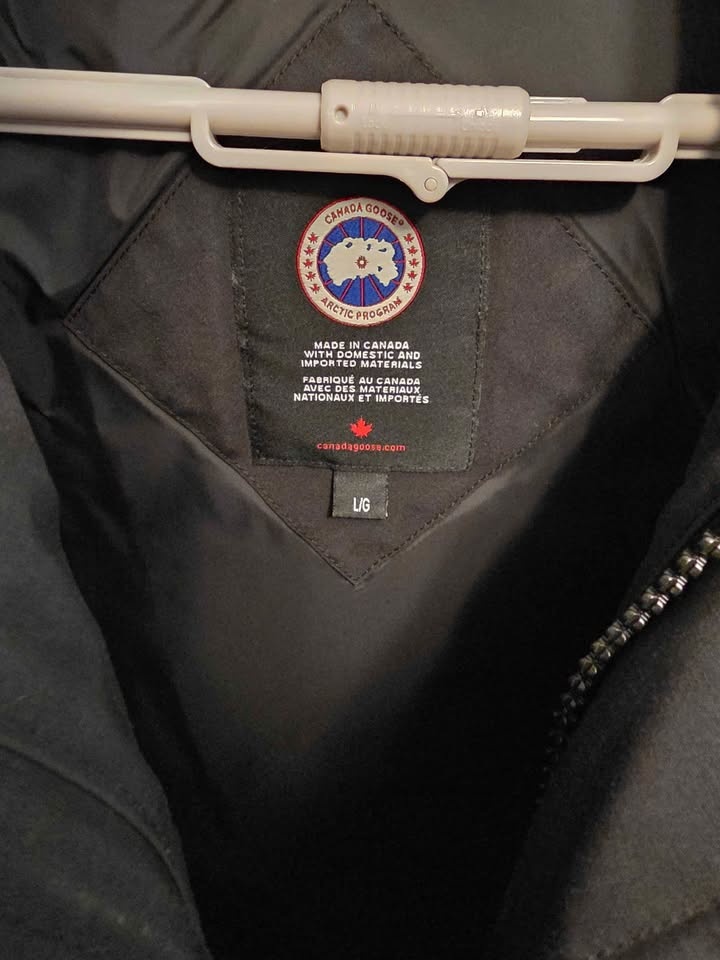 Canada Goose Men's Vest Black - photo 3
