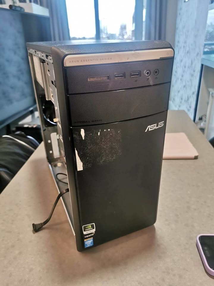 Asus Essentio Series Case