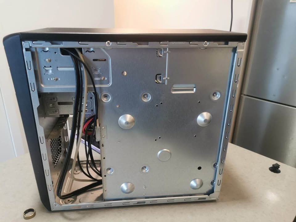 Asus Essentio Series Case - photo 3
