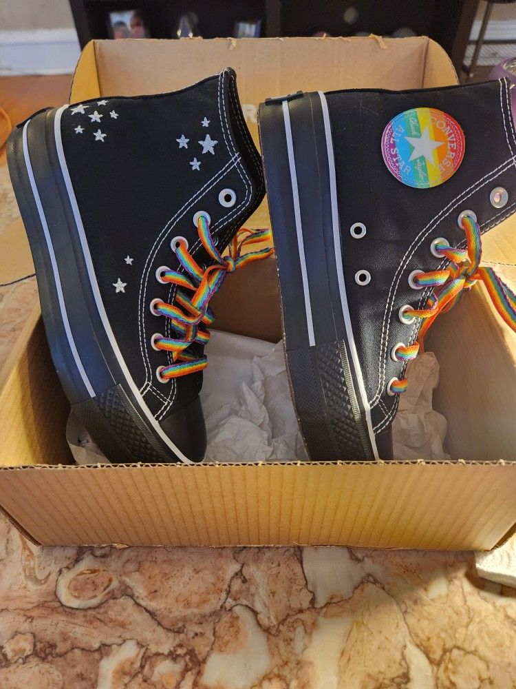 CONVERSE One Of A Kind! Women's 6.5 Men's 4.5