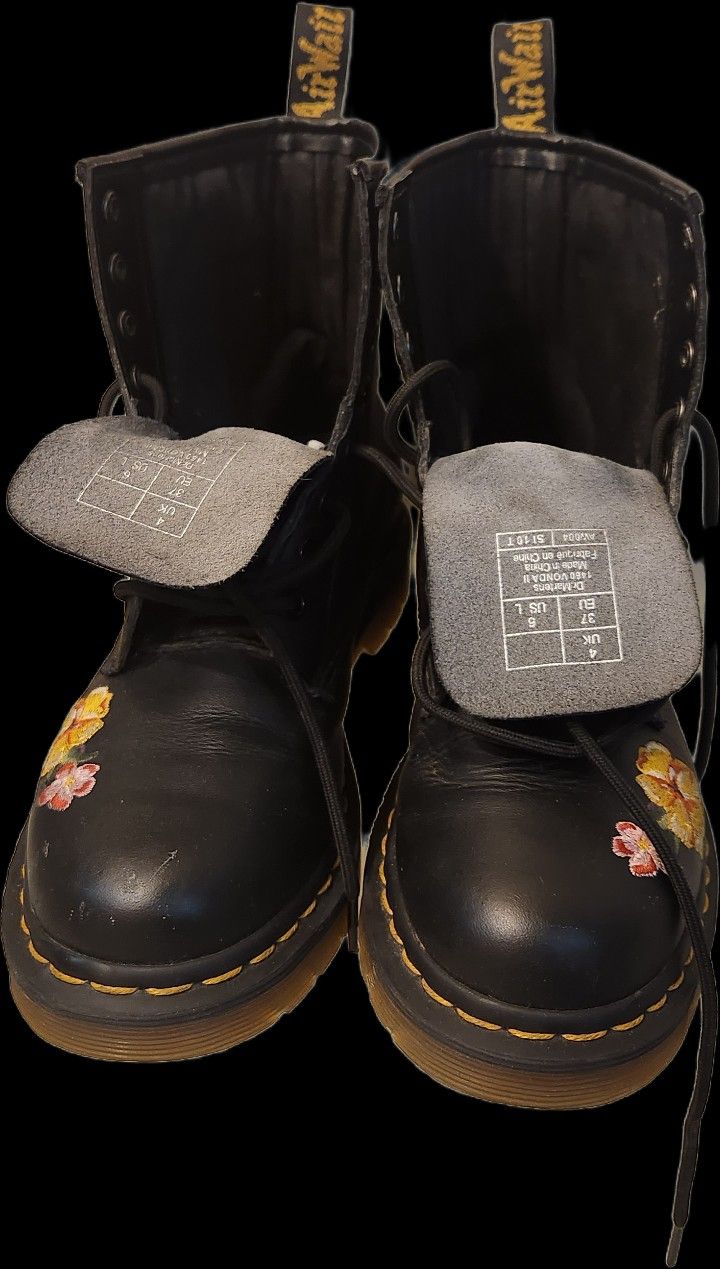Dr. Martens Women's 1460 Vonda II - photo 5