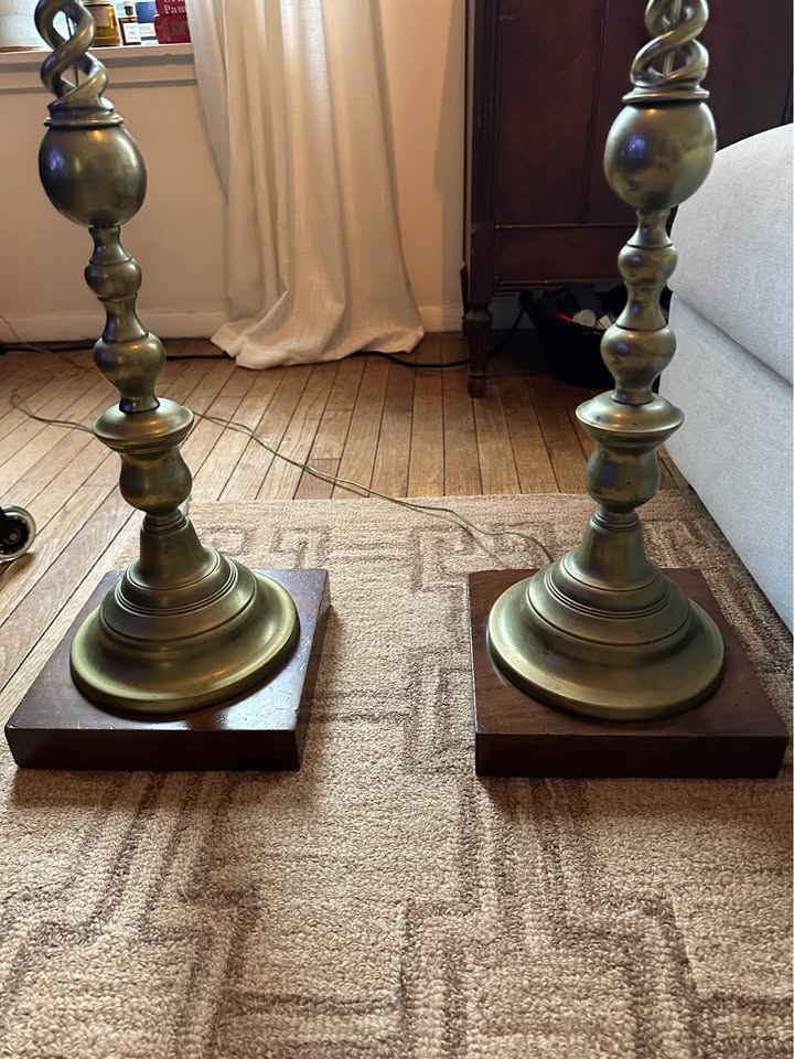 Pair of Rare Tall Brass Floor Lamps - photo 3