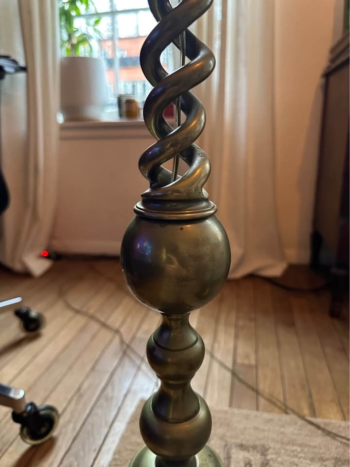 Pair of Rare Tall Brass Floor Lamps - photo 4