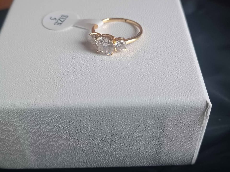 18k Gold ring 1.6 CT Moissanite (engagement, wedding etc) - photo 2