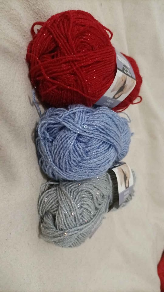 ‼️NEED GONE ASAP‼️Yarn Lot - $3 - photo 3