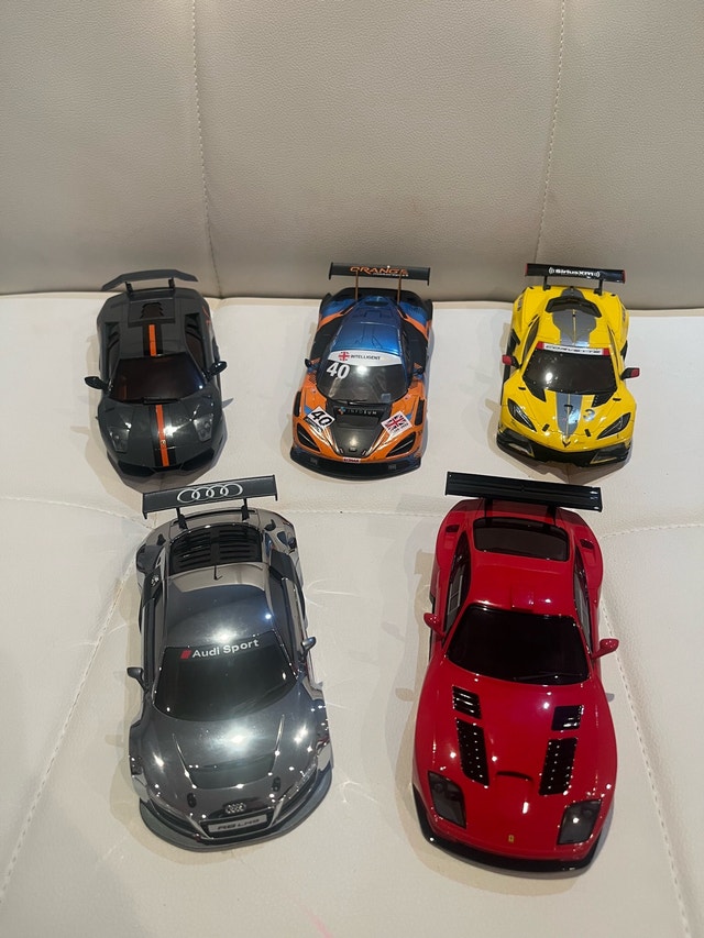 MINT condition Mini-z bodies - photo 2