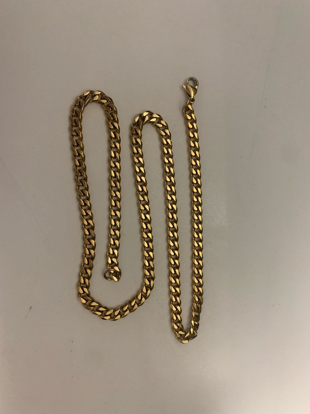 Gold link chain