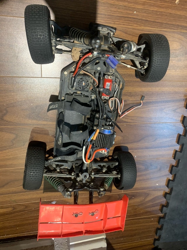 Losi off-road 1/8 scale rc car