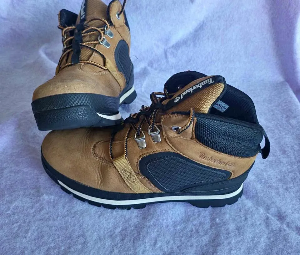 Timberland shoes for kids size 4 thumbnail