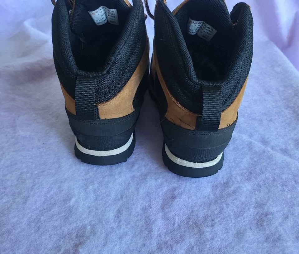 Timberland shoes for kids size 4 - photo 3