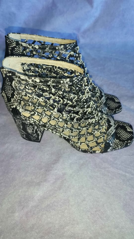 Vince Camuto Ladies Shoes Size 10 - photo 2
