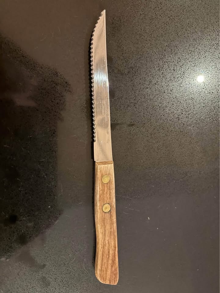 Set of serrated steak knives - photo 2