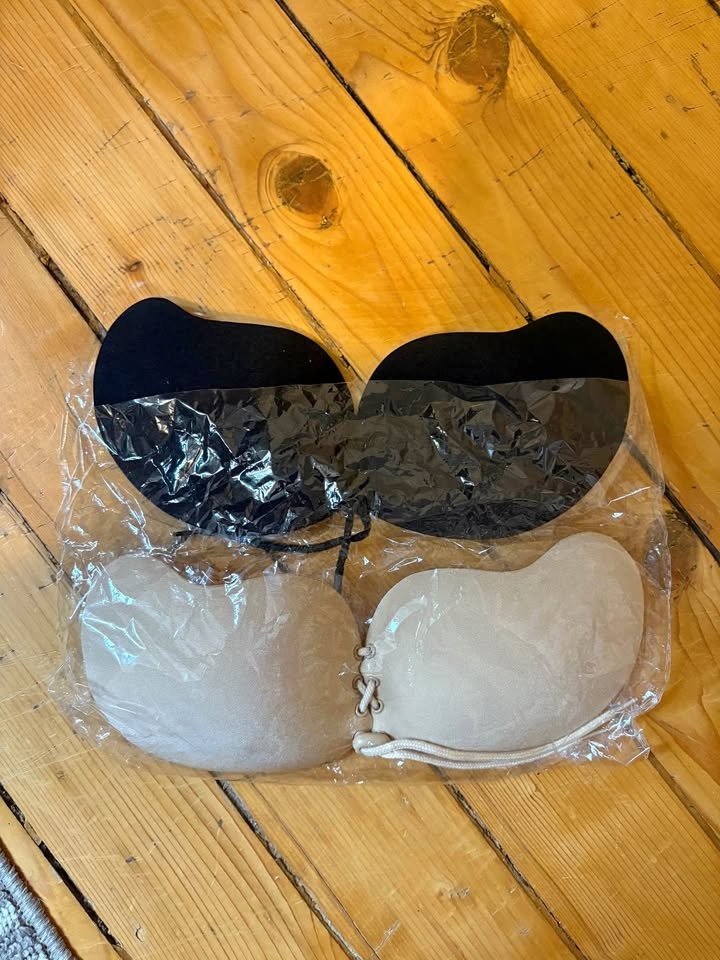 Adhesive push up bra