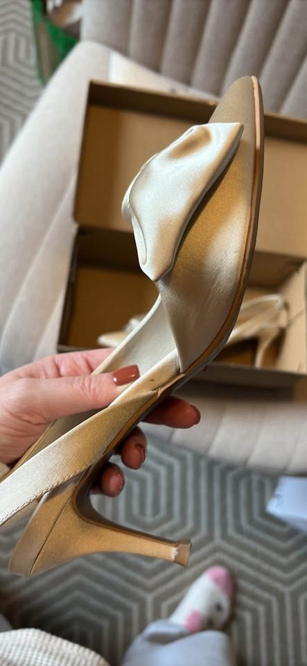 Wedding Shoes; Champagne satin shoes size 7 - photo 3