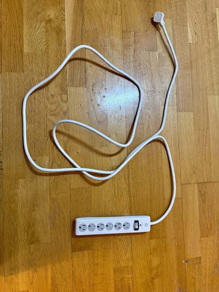 GE Surge Protector Power Strip - White