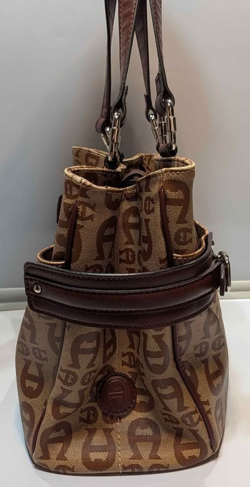 Etienne Aigner Monogram Jacquard Tote - photo 5