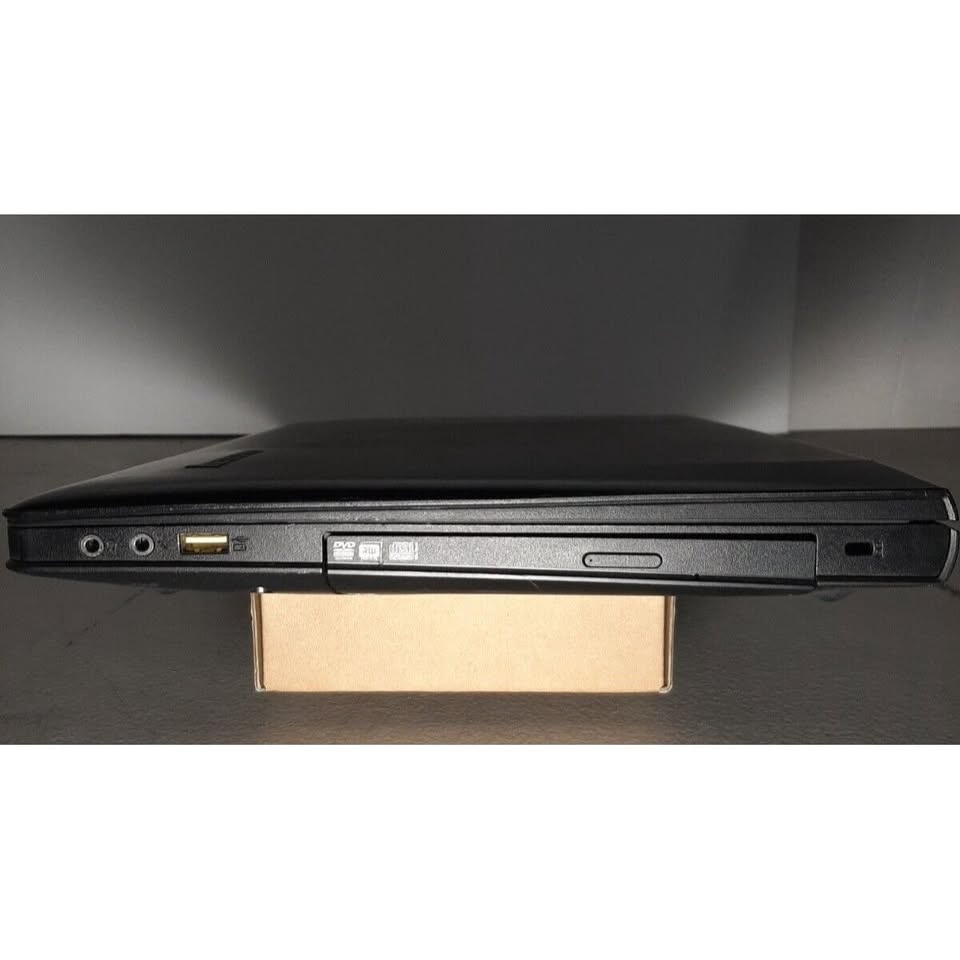 Lenovo IdeaPad Y500 i7 Laptop - Bad Display - photo 3