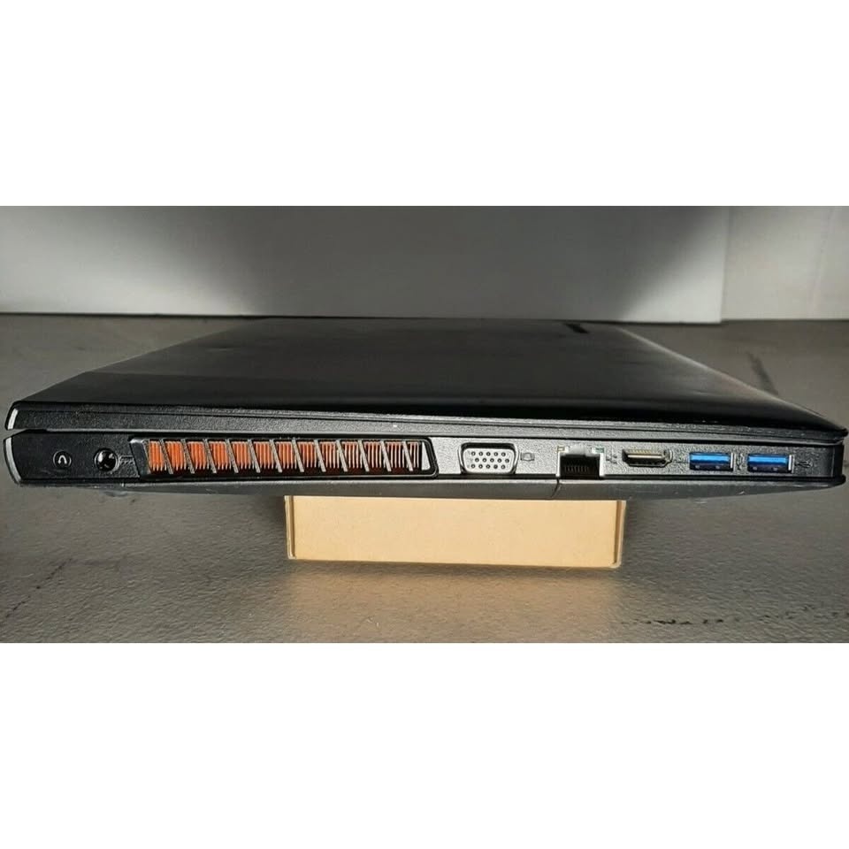 Lenovo IdeaPad Y500 i7 Laptop - Bad Display - photo 4