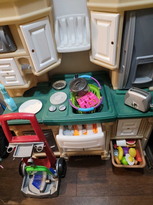 Toy Kitchen Set