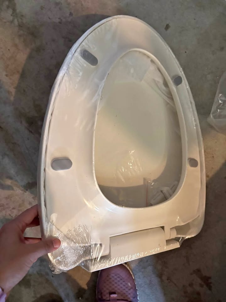 Replacement toilet seat cover