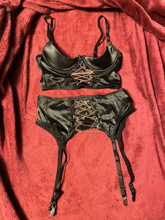 *New* Black Rose Gold Chain Lingerie Set (36B Half-Bra + Garter)
