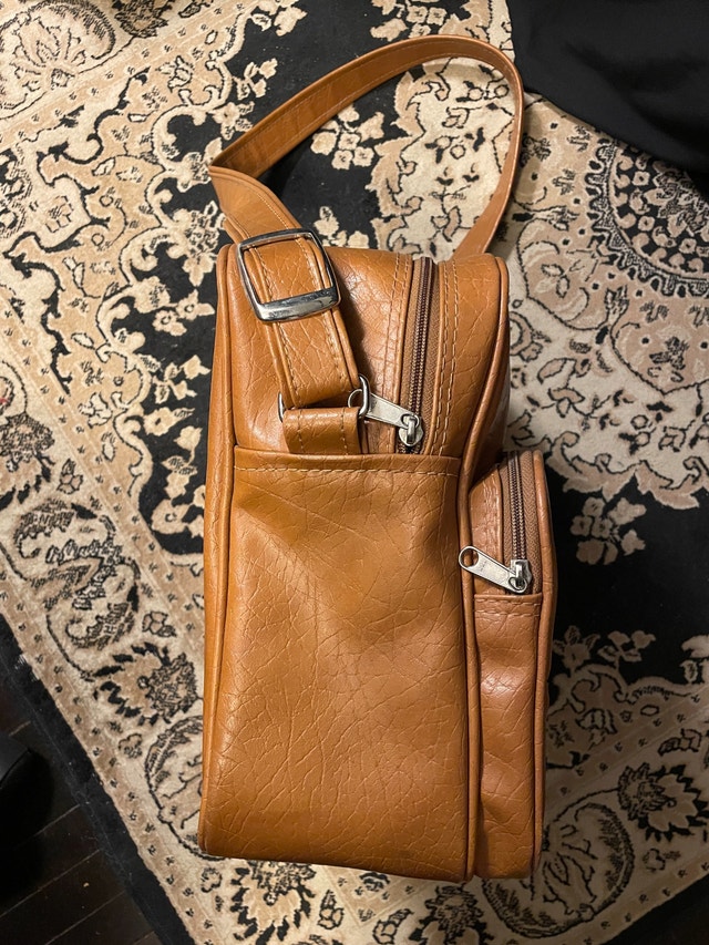 Vintage Samsonite Vinyl Shoulder Bag or Leisure Tote - photo 2