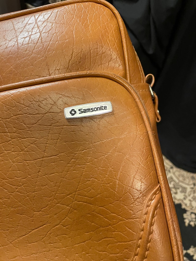 Vintage Samsonite Vinyl Shoulder Bag or Leisure Tote - photo 4