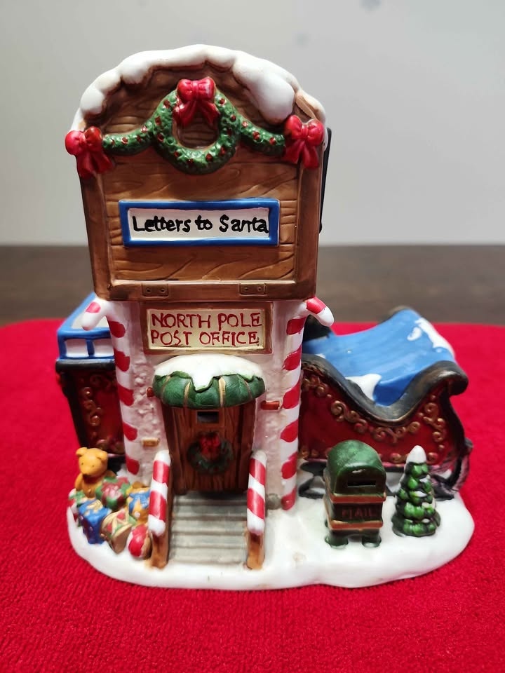 North Pole Post Office Christmas Village - photo 2