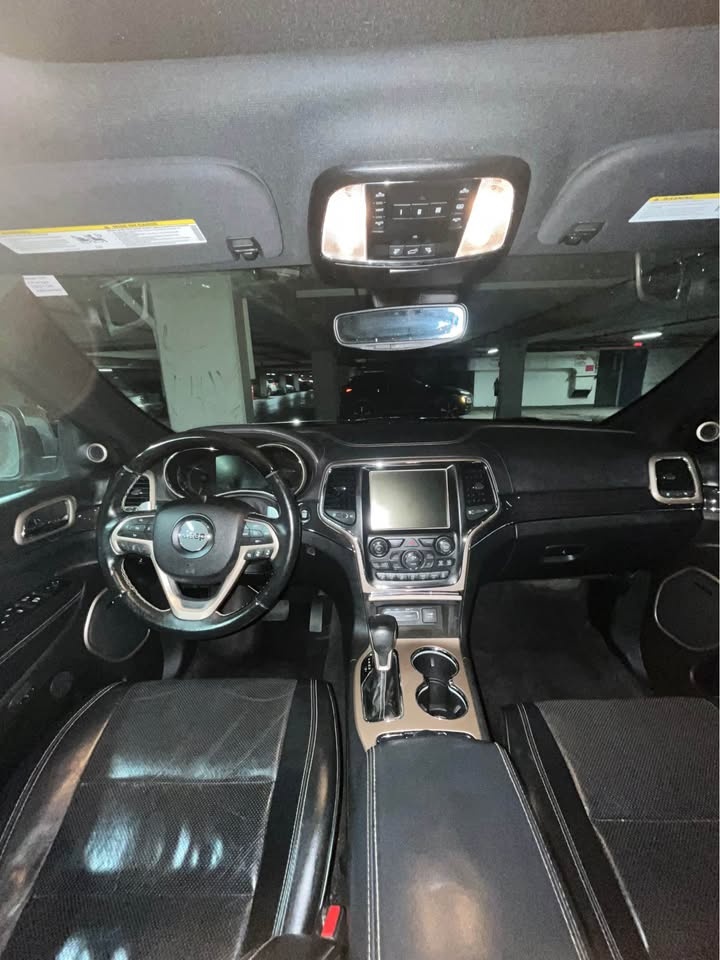 2017 Jeep Grand Cherokee · Overland - photo 5