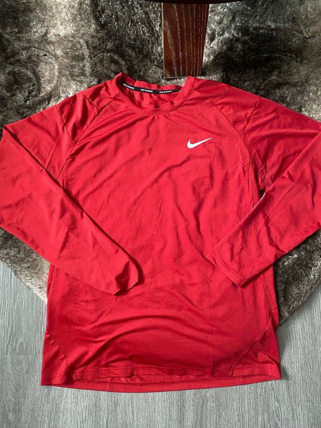 Nike Long-Sleeve