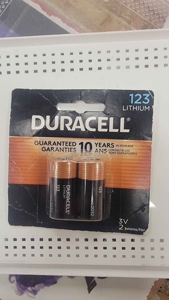 Duracell 123 batteries Exp 2032 - photo 2