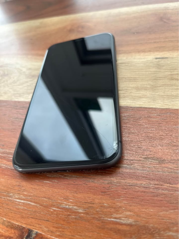 iPhone 11 128GB - Fully Working - photo 2
